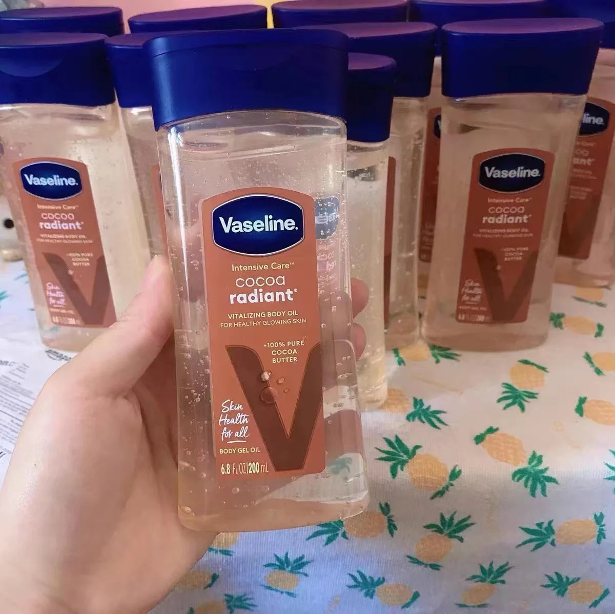 Vaselin Body Care Oil Brightens Skin Tone Improves Dull and Dry Skin Deeply Nourishes and Moisturizes Body Gel Oil 200ml
