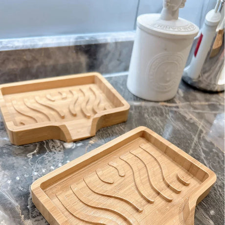 1PCS 13×10×1.8cm Bamboo Wood Self Draining Soaps Dish Holder Bar Soap Saver Tray For Bathtubs Showers Sink Hotel Home Countertop