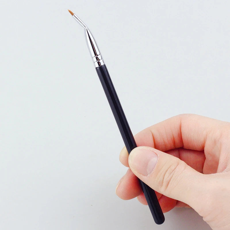 LOYBJ Bend Head Eyeliner Brush Eye Detail Makeup Brush Under Eyes Tear Trough Concealer Brush Women Fine Liner Beauty Maquiagem