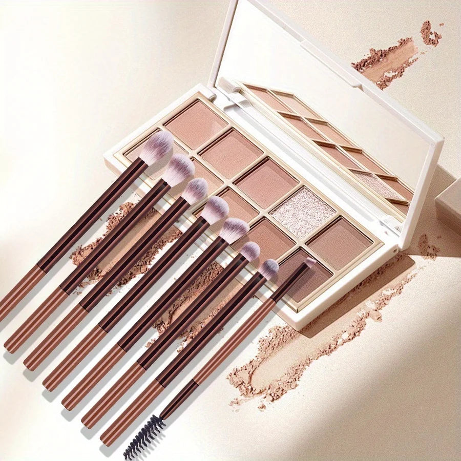 A Set of 15 Makeup Brushes Including Foundation Brush, Highlighter Brush, Blush Brush, Powder Brush, Nose Contour Brush, Eyeshad