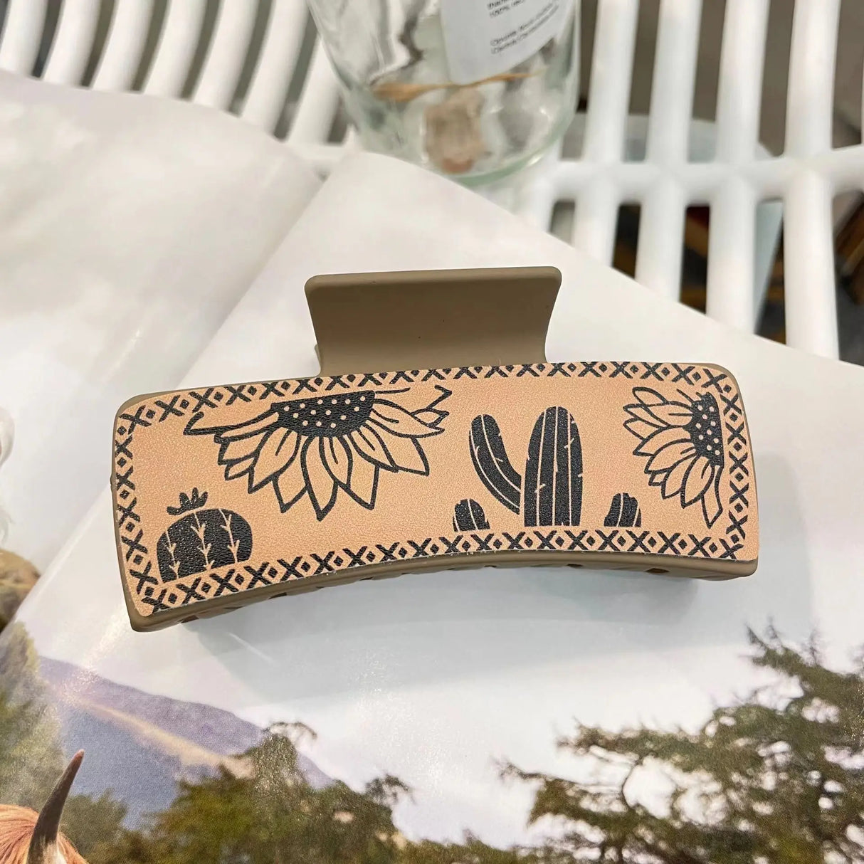 Western Leather Hair Claw Clips Sunflower Floral Square Claw Clips for Hairstyling Southwest Cow Print Cowhide Hair Accessories
