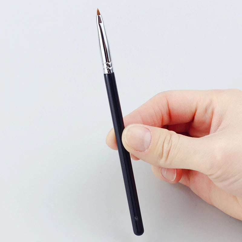 LOYBJ Bend Head Eyeliner Brush Eye Detail Makeup Brush Under Eyes Tear Trough Concealer Brush Women Fine Liner Beauty Maquiagem