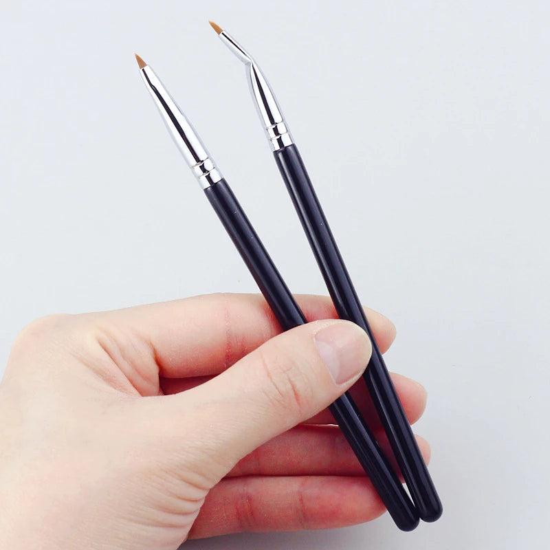 LOYBJ Bend Head Eyeliner Brush Eye Detail Makeup Brush Under Eyes Tear Trough Concealer Brush Women Fine Liner Beauty Maquiagem