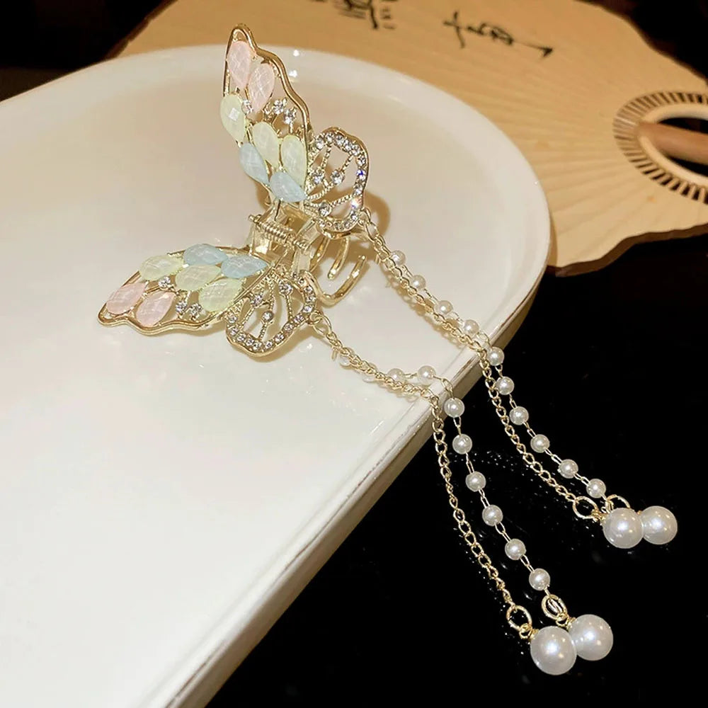 New Butterfly Tassel Pearl Grab Clip Twist Clip Is A Fashionable And Versatile Chinese-style Hair Accessory Hair Clips
