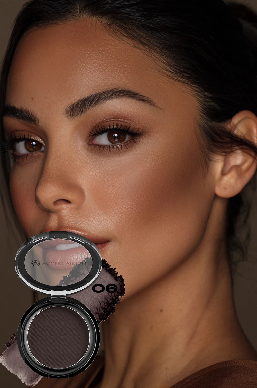 Professional matte contour powder tray creates a 3D facial contour, with long-lasting bronzing powder for setting makeup