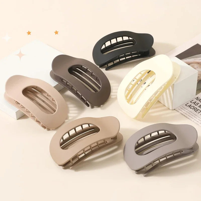 Flash sale: Fashion Oval Flat Hair Clips for Women New Design Leopard Large Flat Round Claw Clip French Acrylic Lying Down Hair Accessories