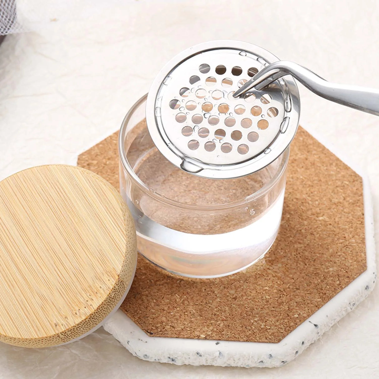 Nail Brush Cleaner Cup Wash Pen Brush Cup with Stainless Steel Mesh Base Nail Drill Bits Cleaning Container Crystal Glass Cup