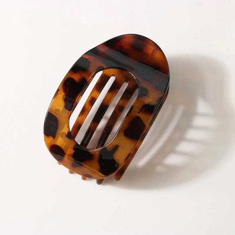 Flash sale: Fashion Oval Flat Hair Clips for Women New Design Leopard Large Flat Round Claw Clip French Acrylic Lying Down Hair Accessories