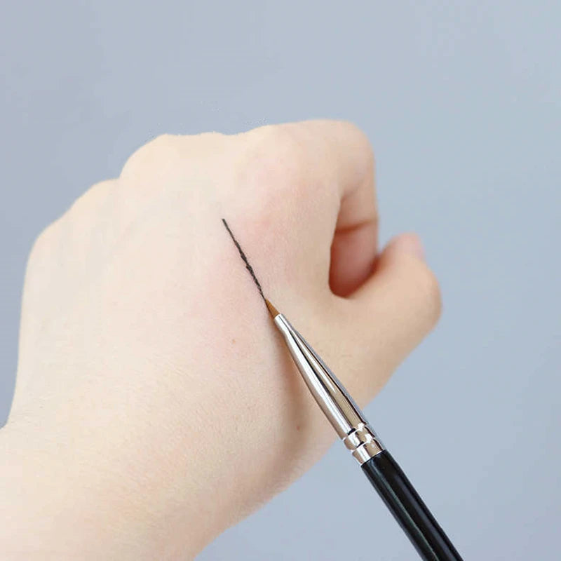 LOYBJ Bend Head Eyeliner Brush Eye Detail Makeup Brush Under Eyes Tear Trough Concealer Brush Women Fine Liner Beauty Maquiagem