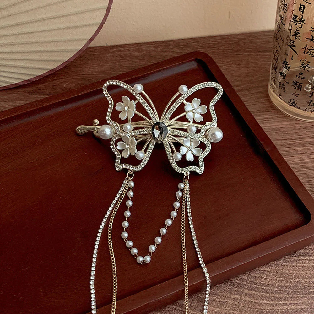 New Butterfly Tassel Pearl Grab Clip Twist Clip Is A Fashionable And Versatile Chinese-style Hair Accessory Hair Clips