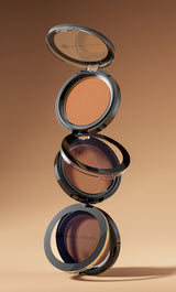 Professional matte contour powder tray creates a 3D facial contour, with long-lasting bronzing powder for setting makeup