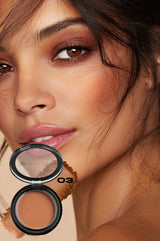 Professional matte contour powder tray creates a 3D facial contour, with long-lasting bronzing powder for setting makeup
