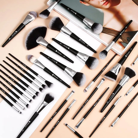 DUcare Black Makeup Brush Professional Makeup Eyeshadow Foundation Powder Soft Synthetic Hair Makeup Brushes Brochas Maquillaje