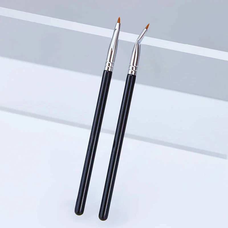 LOYBJ Bend Head Eyeliner Brush Eye Detail Makeup Brush Under Eyes Tear Trough Concealer Brush Women Fine Liner Beauty Maquiagem