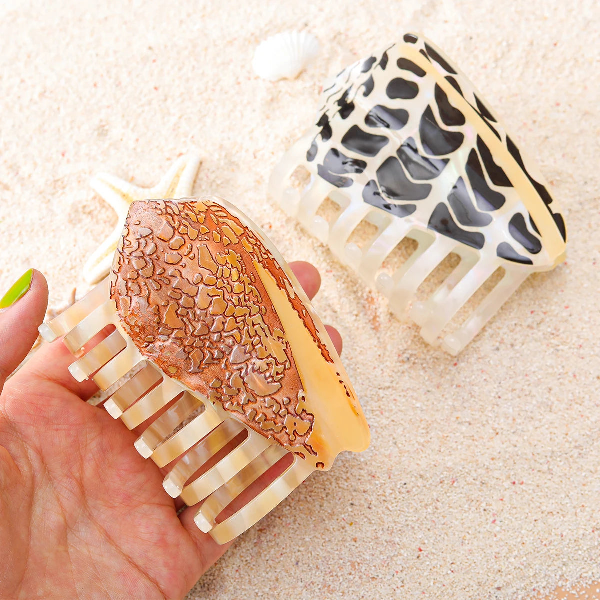 1 piece personalised Hebrew Cone Shell and a Textile Cone shell hair claw for sumer holiday