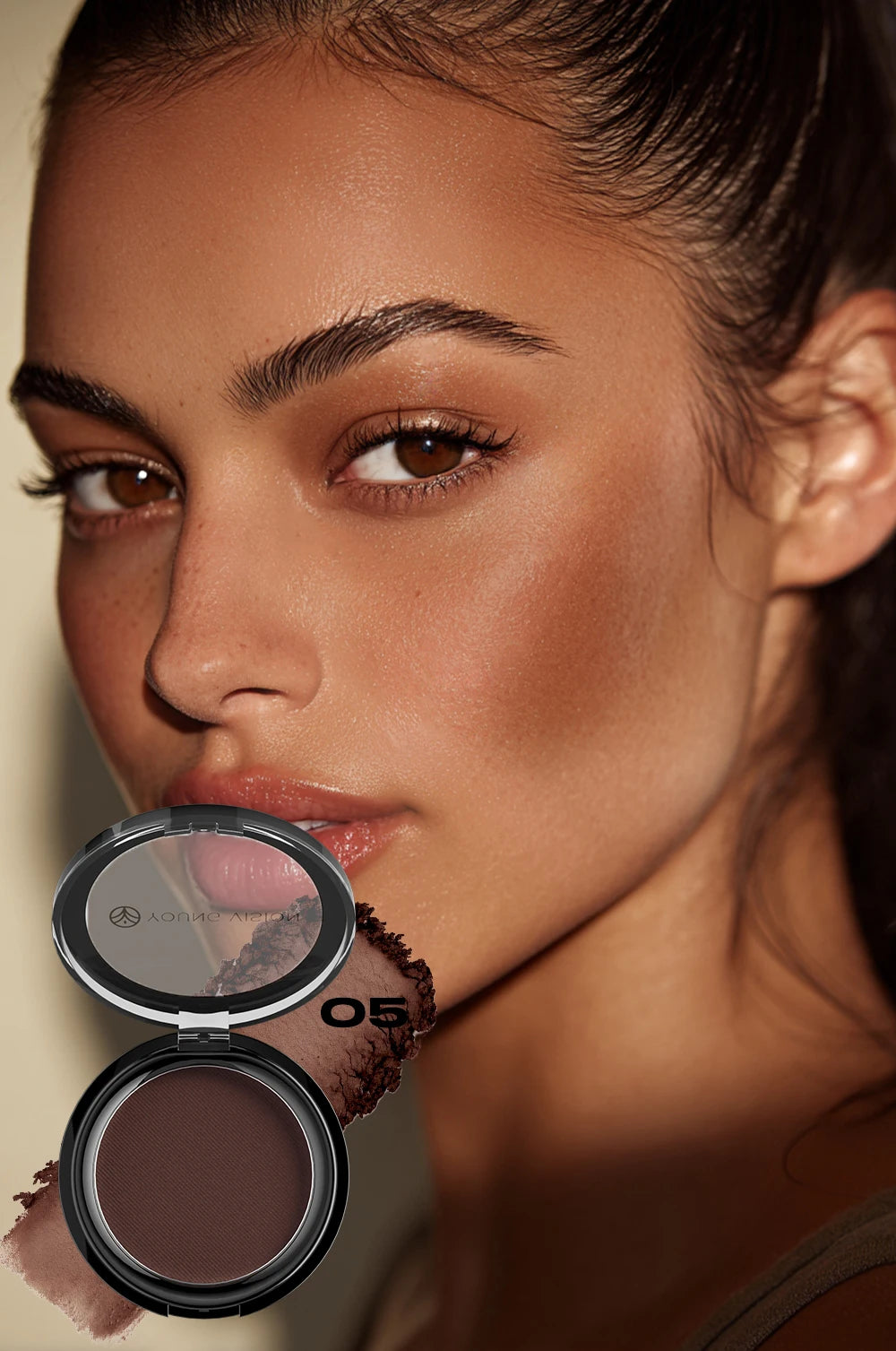 Professional matte contour powder tray creates a 3D facial contour, with long-lasting bronzing powder for setting makeup