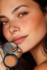 Professional matte contour powder tray creates a 3D facial contour, with long-lasting bronzing powder for setting makeup