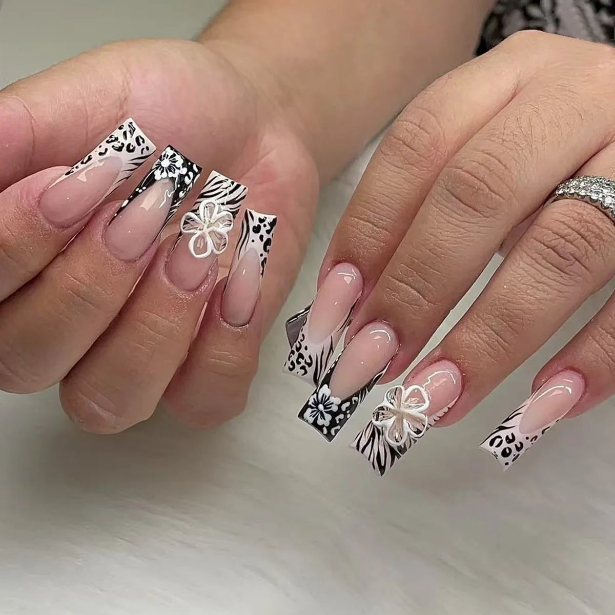 Mid-length Coffin Fake Nails 24Pcs White French Tip Ballerina Press On Nail Pink/White Flower Printed Spring/Summer DIY Manicure